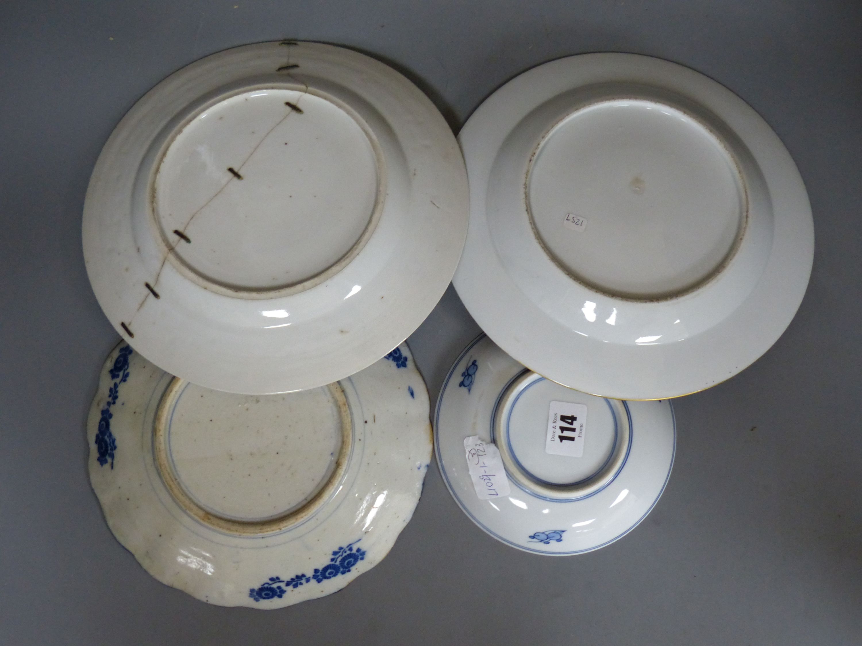 Four Chinese and Japanese plates, largest 28cm diameter